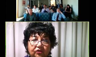 Dora Barrancos, durante la capacitación con el personal de la embajada argentina en Israel. 