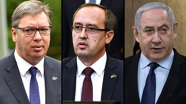 De izquierda a derecha, el presidente serbio, Aleksandar Vucic, el primer ministro de Kosovo, Avdullah Hoti, y el primer ministro, Benjamin Netanyahu. 