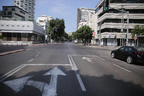 Calles vacías en Tel Aviv durante el primer día de cierre general en Israel. 