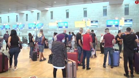 Éxodo de turistas israelíes en el aeropuerto Ben Gurión. 