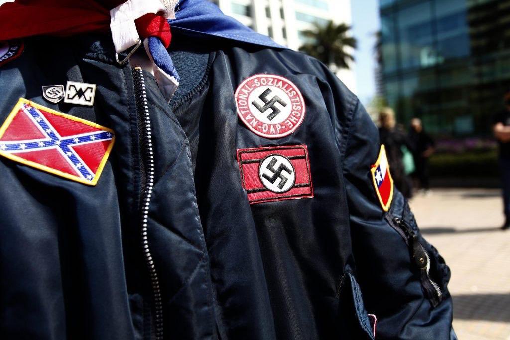 Neonazis en la Marcha por el Rechazo a la nueva Constitución en Santiago, Chile.