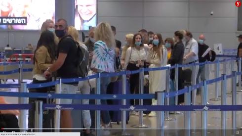 Los primeros israelíes que viajarán desde el aeropuerto Ben Gurion, nuevamente abierto para turistas. 