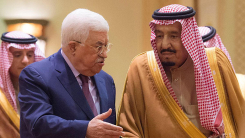 Mahmoud Abbas, presidente de la Autoridad Palestina, en un encuentro con el rey Salmán bin Abdulaziz.