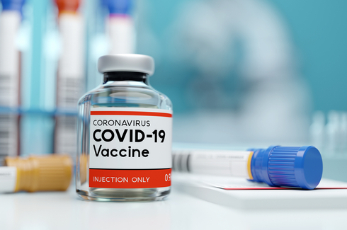 Las compañías que producen la vacuna esperen que este mes autoricen su uso de emergencia contra el COVID-19. 