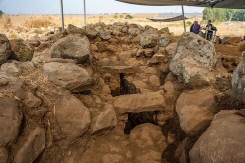 Restos de las paredes de piedra de la fortaleza. (Autoridad de Antigüedades de Israel) Restos de las paredes de piedra de la fortaleza.