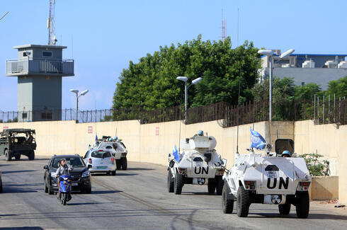 Un convoy de la ONU en la frontera entre Israel y el Líbano. 