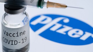 El gobierno británico es el primero en dar autorización a la vacuna de Pfizer. 