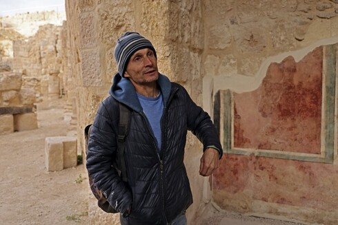 El arqueólogo israelí Roi Porat: "El palacio es una cápsula romana en Judea". (AFP) Herodes.