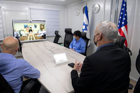 Ministro da Defesa, Benny Gantz, em comunicação com membros das Forças Armadas dos Estados Unidos. (Ministerio de Defesa) Israel se prepara