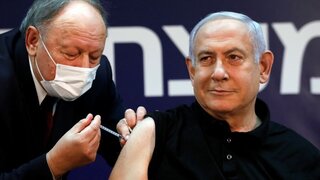 Netanyahu recibió la vacuna desarrollada por Pfizer. 