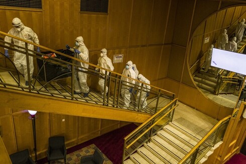 Paciente 185, rutina del coronavirus, testimonio personal. Centro Médico Kaplan de Rehovot-Hotel Dan Panorama de Tel Aviv, marzo-abril de 2020. (Itzik Zonenstein) Fotos
