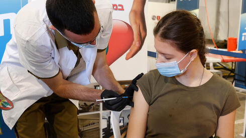 Campaña de vacunación en la base militar de Tzrifin. 