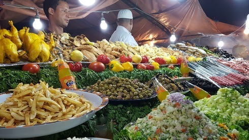 El mercado de alimentos en Marrakech. 
