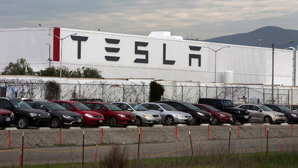 Fábrica de autos Tesla en California. 
