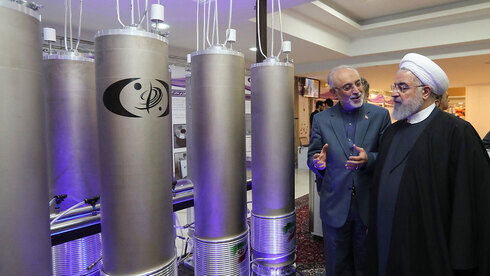 El presidente iraní, Hassan Rouhani, visita una de las instalaciones nucleares del país. 