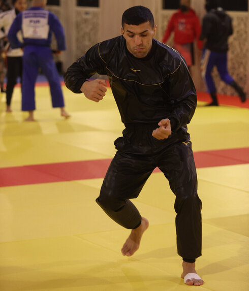 Saeid Molaei entrenando en Catar.