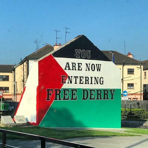 La bandera palestina en la Derry, Irlanda del Norte.