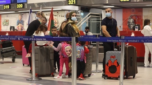 Israelíes en el aeropuerto Ben Gurion antes de volar a Dubai. 