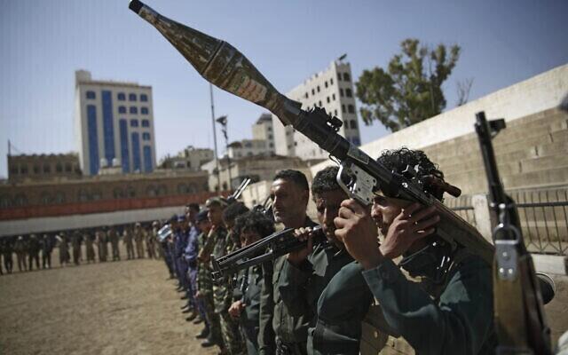 Rebeldes hutíes respaldados por Irán en Yemen.