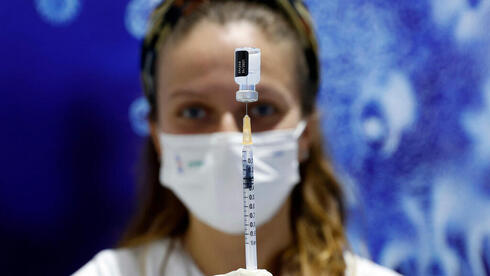 La campaña de vacunación en Israel ya llegó a los jóvenes de 16 a 18 años. 