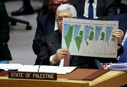 El presidente palestino Mahmoud Abbas critica el plan de paz de Trump durante una reunión en la Asamblea General de la ONU, febrero de 2020. 