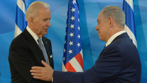 Joe Biden en su rol de vicepresidente durante el mandato de Obama, junto con Netanyahu durante una visita a Israel en 2016. 
