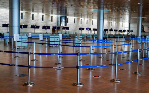 O principal aeroporto de Israel permanecerá vazio até pelo menos 20 de fevereiro. (AFP) O principal aeroporto de Israel, vazio durante as restrições do coronavírus.