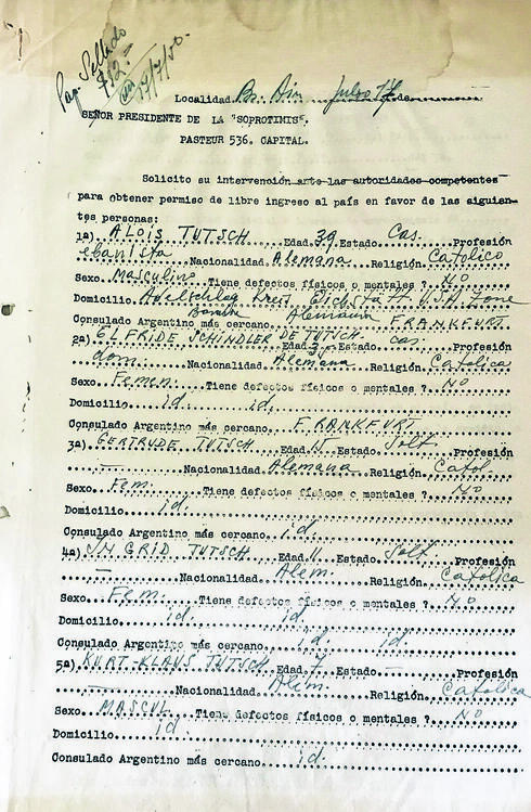Documentos migratorios de Oskar Schindler y su mujer.