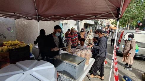 Aumento acentuado na demanda por assistência alimentar em Israel. (Assaf Kamar) classe média
