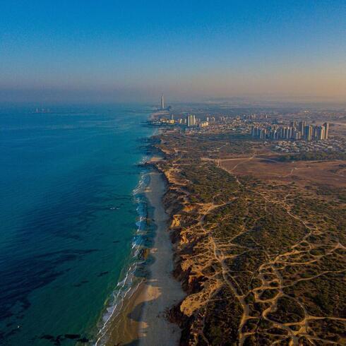 Mikhmoret, una de las playas más lindas de Israel.