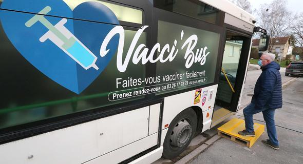 Una unidad móvil de vacunación en Francia. 