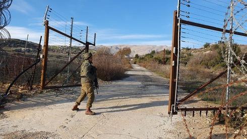 Um soldado israelense perto da fronteira com a Síria. (Yoav Zitun) colinas de Golã