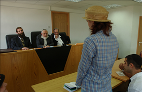 Una mujer que atraviesa el proceso de conversión en un tribunal rabínico de Jerusalem.