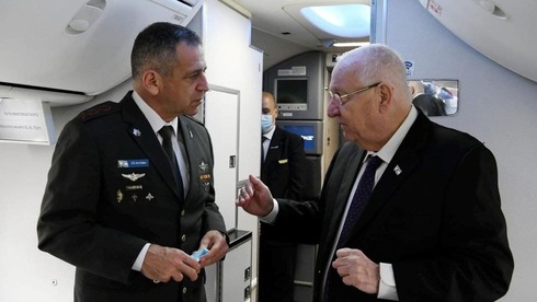 Aviv Kochavi, Jefe de Estado Mayor del Ejército y Reuven Rivlin, presidente de Israel antes del despegue. 