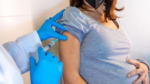 Las vacunas contra el coronavirus podrían proteger a los bebés. 