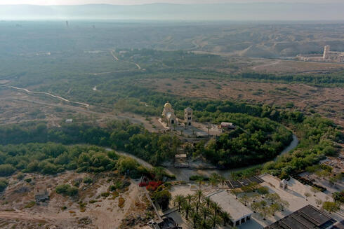 Sitio bautismal Qasr el Yahud (Castillo de los Judíos), en el río Jordán, cerca de Jericó en Cisjordania. 