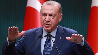 Recep Tayyip Erdogan, presidente de Turquía, acuso de golpistas a almirantes retirados. 