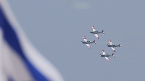 El año pasado la exhibición aérea por Yom Haatzmaut sobrevoló hospitales para homenajear al personal de salud. 