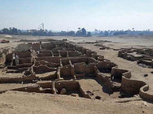 Una ciudad de 3 mil años de antigüedad, hallada bajo tierra en Egipto. 