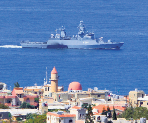 Un barco israelí cerca de la frontera marítima en disputa. 