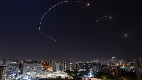 El sistema de defensa antimisiles Cúpula de Hierro intercepta un cohete procedente de Gaza el día de las elecciones en Israel. 