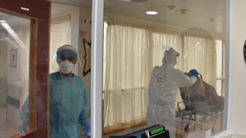 La sala de coronavirus del Centro Médico Baruch Padeh, en Tiberíades, cierra sus puertas.