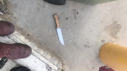 El cuchillo utilizado por la terrorista en el intento de ataque.