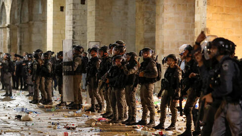 Policías de Israel tras los disturbios. 