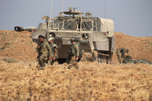 Tropas del Ejército de Israel desplegadas cerca de la frontera de Gaza el martes. 