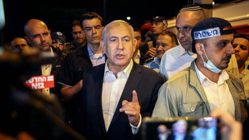 El primer ministro Benjamín Netanyahu durante su visita a Lod el martes por la noche. 