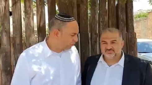 Yair Revivo, alcalde de Lod junto a Mansour Abbas, parlamentario y presidente de Raam. 