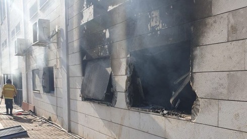 Secuelas de un incendio originado en medio de los disturbios en Umm al Fahm la semana pasada. 