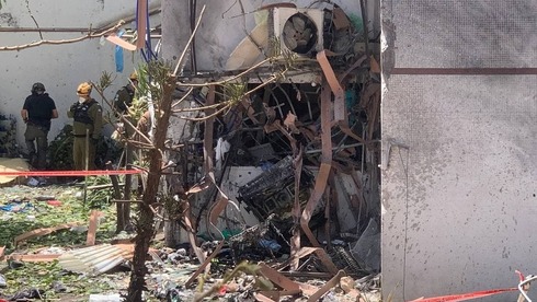 Tres personas resultaron heridas en el impacto del cohete en Ashdod.