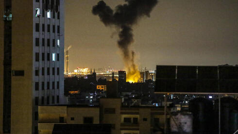 Ataque de las FDI en Gaza durante la noche. 